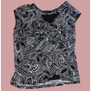 Black and white women’s shirt